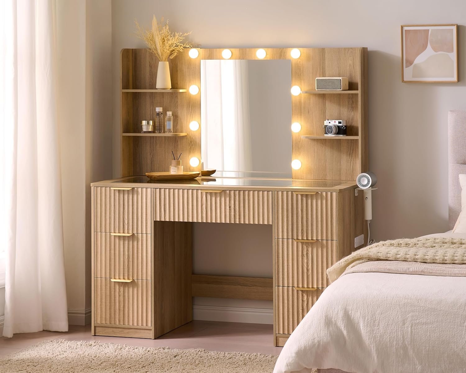 AMERLIFE 47.2″ Fluted Vanity Desk with Mirror and Adjustable LED Lights, Large 7 Drawers Makeup Vanity Table with Glass Top and Charging Station for Women and Girls, Bedroom or Dorm, Natural Oak